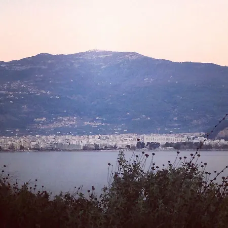 Giorgos Lux *