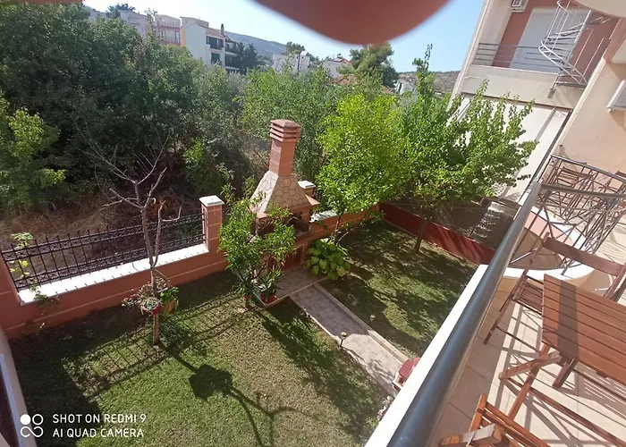 Giorgos Lux * וולוס